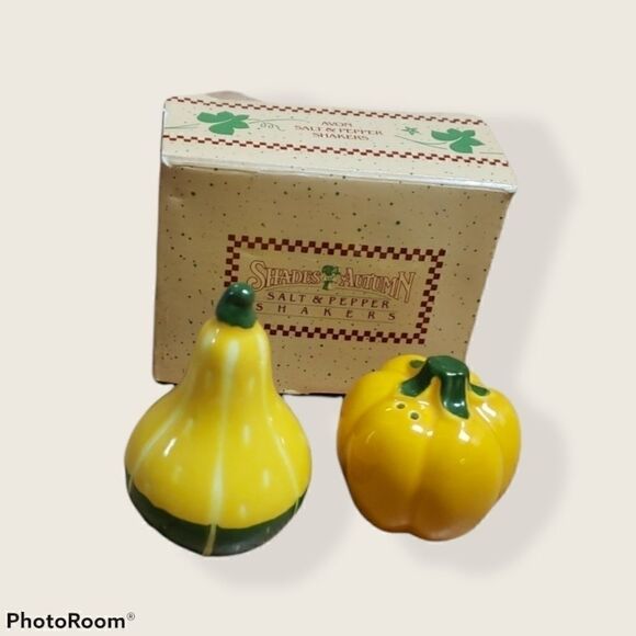 AVON SHADES OF AUTUMN PUMPKIN & GOURD SALT AND PEPPER SHAKERS - Picture 1 of 5